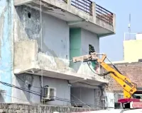 Bulldozer Action: कुख्यात गैंगस्टर कौशल चौधरी के अवैध मकान पर चला बुलडोजर